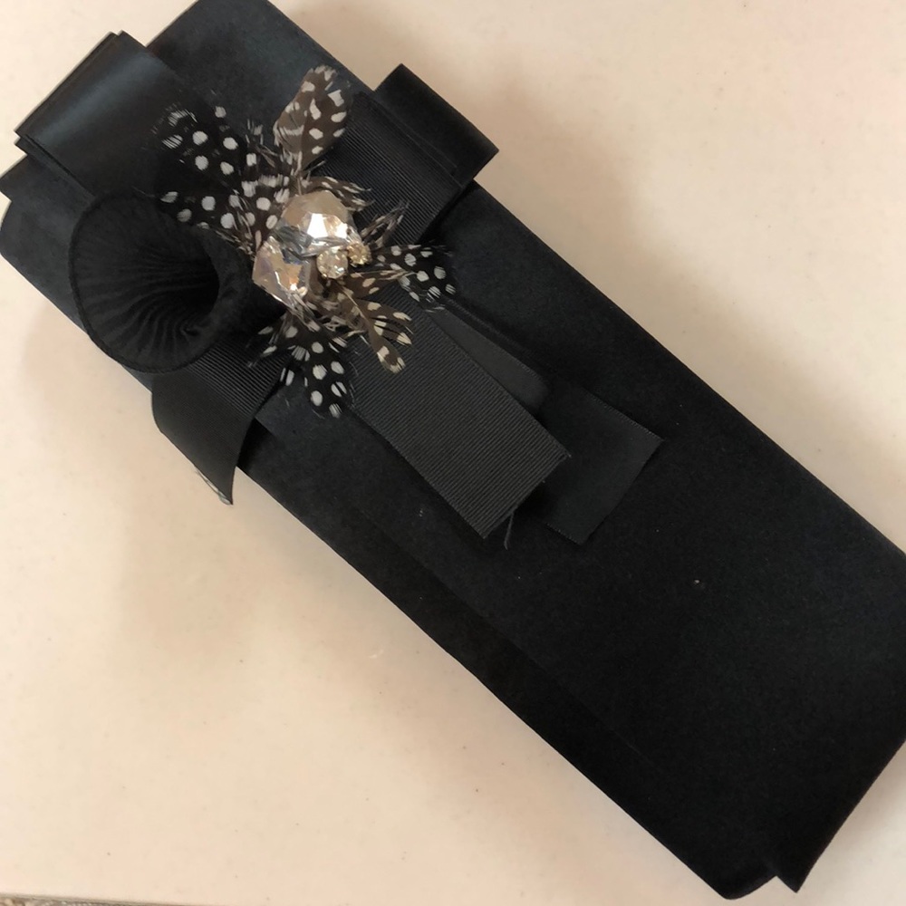 Frank Lyman black evening purse